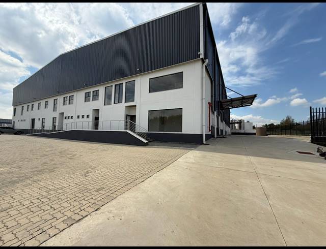 3,743M² WAREHOUSE TO LET IN SPARTAN